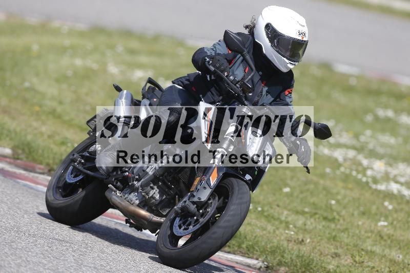 Archiv-2025/09 22.04.2025 Cornu Master School ADR/gruen-vert/244